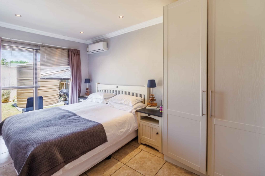 1 Bedroom Property for Sale in Table View Western Cape